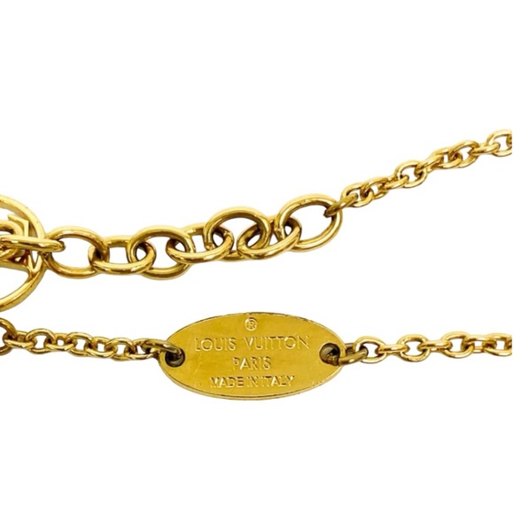 Louis Vuitton Essential V Pendant Necklace - Picture 7 of 12